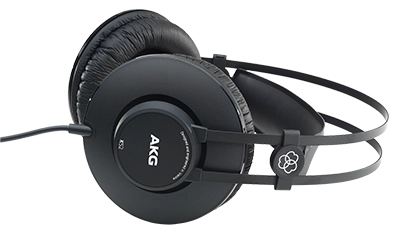 AKG K52